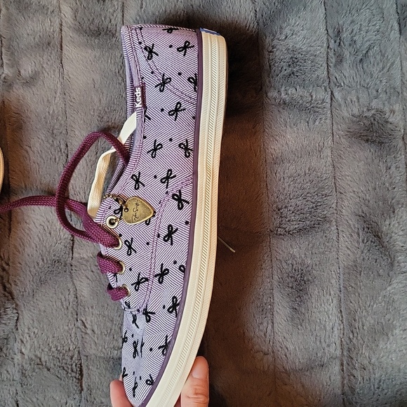 NWT! RARE! Taylor Swift In Collaboration with Keds Purple Bow Print Keds! Size 8 - Picture 5 of 11